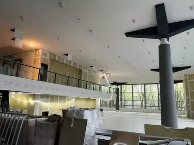 De Nederlandsche Bank - naden in het hart van iedere kolom
