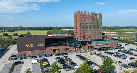 Luchtfoto van Hotel v.d. Valk te Gorinchem