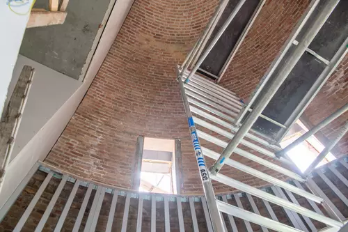 Blik zetten in ronde koepel