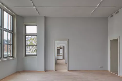 Tentoonstellingsruimte in de oude Schouwburg