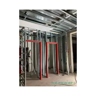 Framing voor bouw toiletgroep, veel maatwerk ivm bijzondere afwerkingen