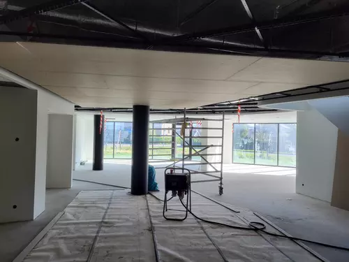 plafondeiland met alleen nog gips