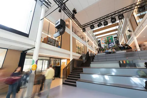 atrium met tribune trap
