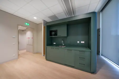 Complete afbouw vloer wand plafond interieur afwerking