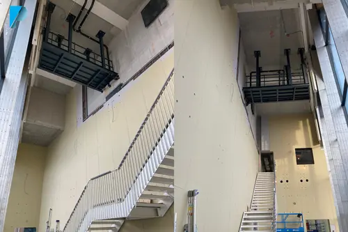 Beelden tijdens werkzaamheden kunsthal