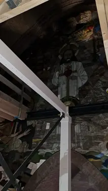 Jezus afbeelding op wand kapel - eeuwig bewaard achter Gyproc wanden
