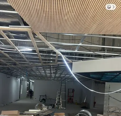 Montage ms plafonds en plafond overgangen van gips naar hout