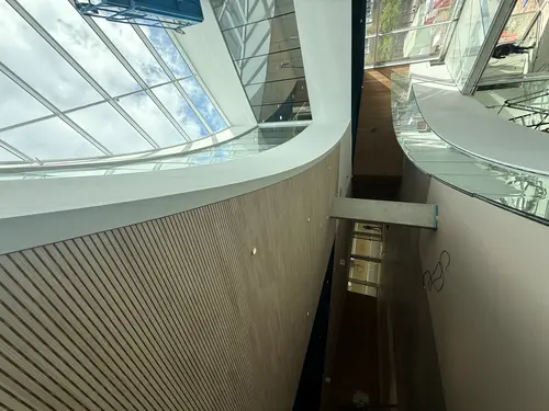 Ronde vide wanden en balustrades