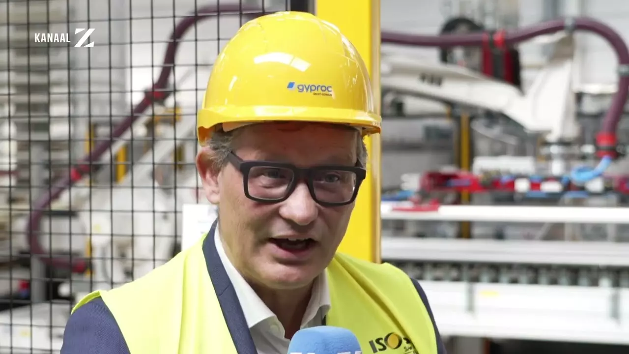 Opening Gyproc Afbouwpakketten productielijn in de fabriek in Kallo. Rapportage op Kanaal Z. thumbnail